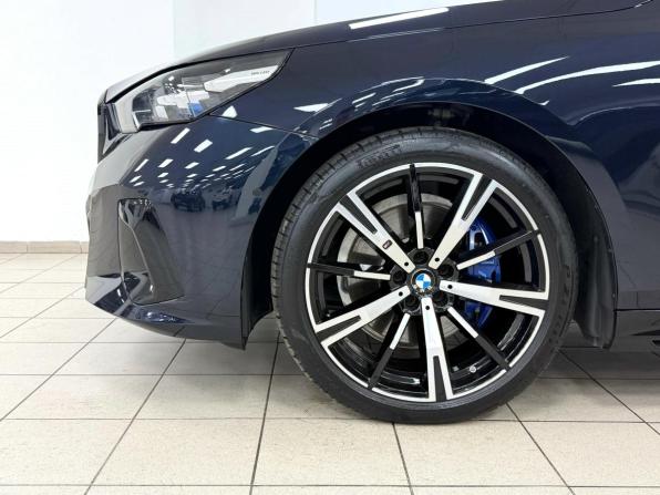 BMW 5 серии VIII (G60/G61/G68) с пробегом 2024 года, цена 7 895 000 рублей, 17358 км, седан, Автокод Объявления