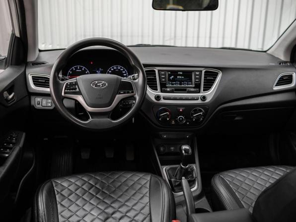 Hyundai Solaris II с пробегом 2019 года, цена 999 000 рублей, 182626 км, седан, Автокод Объявления