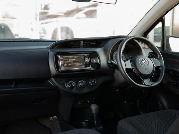 Toyota Vitz III (XP130) Рестайлинг 2 с пробегом 2017 года, цена 950 000 рублей, 76000 км, хэтчбек, Автокод Объявления