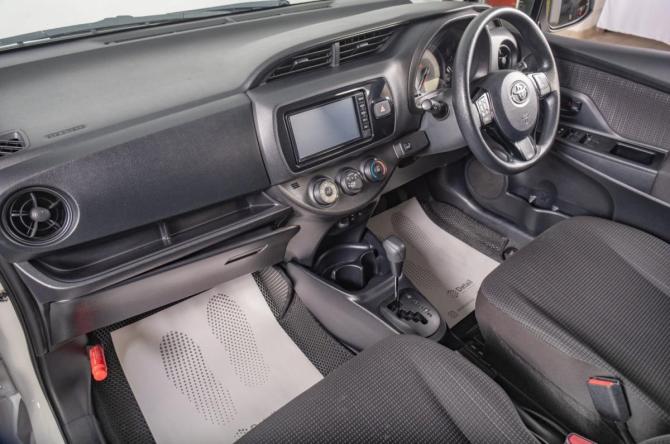Toyota Vitz III (XP130) Рестайлинг 2 с пробегом 2017 года, цена 1 059 000 рублей, 105000 км, хэтчбек, Автокод Объявления
