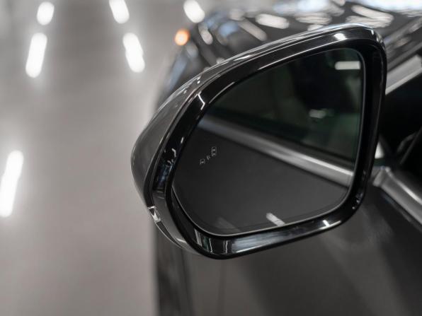 Li Auto (Lixiang) L9 I с пробегом 2024 года, цена 6 000 000 рублей, 42283 км, внедорожник, Автокод Объявления