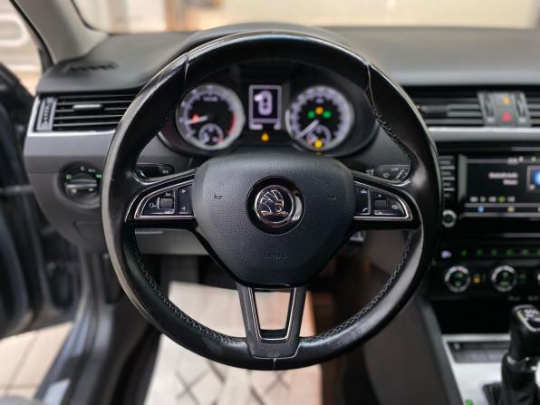 Skoda Octavia III (A7) с пробегом 2016 года, цена 1 290 000 рублей, 132226 км, лифтбек, Автокод Объявления