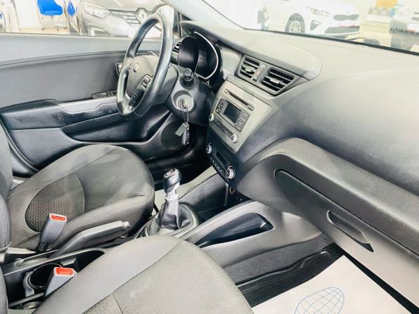 Kia Rio III Рестайлинг с пробегом 2016 года, цена 1 199 000 рублей, 42000 км, хэтчбек, Автокод Объявления