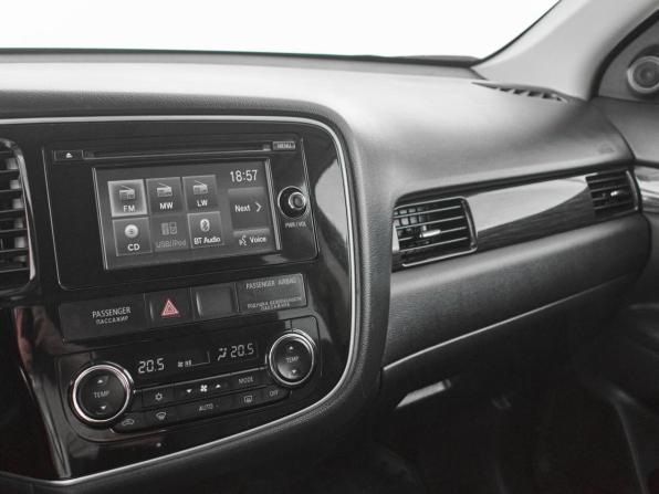 Mitsubishi Outlander III Рестайлинг 2 с пробегом 2015 года, цена 1 780 000 рублей, 193704 км, внедорожник, Автокод Объявления