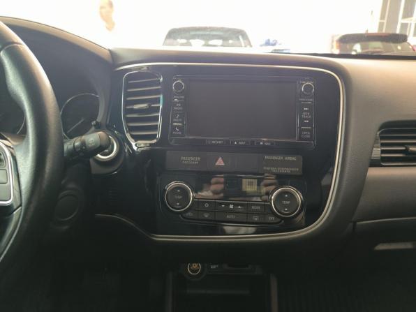 Mitsubishi Outlander III Рестайлинг 2 с пробегом 2016 года, цена 2 200 000 рублей, 96718 км, внедорожник, Автокод Объявления
