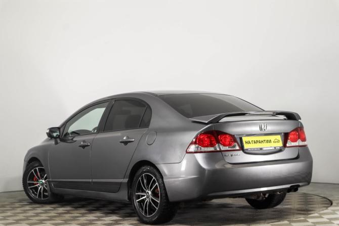 Honda Civic VIII Рестайлинг с пробегом 2010 года, цена 949 000 рублей, 216871 км, седан, Автокод Объявления