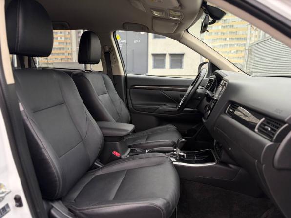 Mitsubishi Outlander III Рестайлинг 2 с пробегом 2017 года, цена 1 825 000 рублей, 123994 км, внедорожник, Автокод Объявления