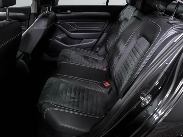 Volkswagen Passat B8 Рестайлинг с пробегом 2021 года, цена 2 690 000 рублей, 66184 км, седан, Автокод Объявления