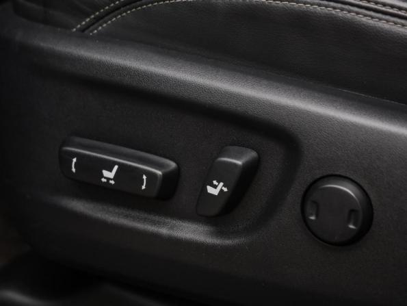 Toyota Land Cruiser Prado 150 Series Рестайлинг 2 с пробегом 2018 года, цена 4 569 000 рублей, 185651 км, внедорожник, Автокод Объявления