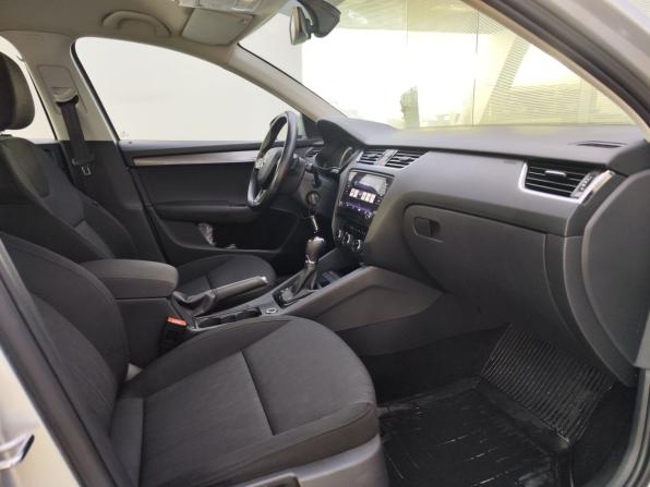 Skoda Octavia III (A7) Рестайлинг с пробегом 2017 года, цена 1 590 000 рублей, 224125 км, лифтбек, Автокод Объявления