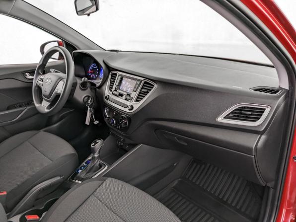 Hyundai Solaris II Рестайлинг с пробегом 2021 года, цена 1 600 000 рублей, 64845 км, седан, Автокод Объявления