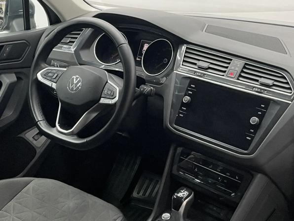 Volkswagen Tiguan II Рестайлинг с пробегом 2021 года, цена 3 400 000 рублей, 42121 км, внедорожник, Автокод Объявления
