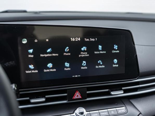 Hyundai Elantra VII (CN7) Рестайлинг с пробегом 2024 года, цена 2 299 000 рублей, 17230 км, седан, Автокод Объявления