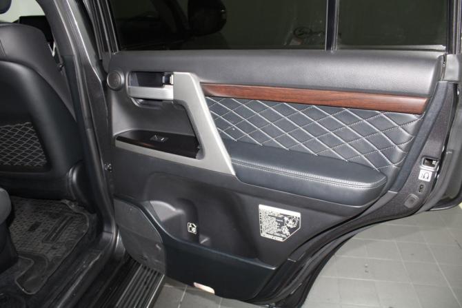 Toyota Land Cruiser 200 Series Рестайлинг 2 с пробегом 2018 года, цена 9 500 000 рублей, 54479 км, внедорожник, Автокод Объявления