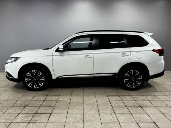 Mitsubishi Outlander III Рестайлинг 3 с пробегом 2021 года, цена 1 970 000 рублей, 207598 км, внедорожник, Автокод Объявления