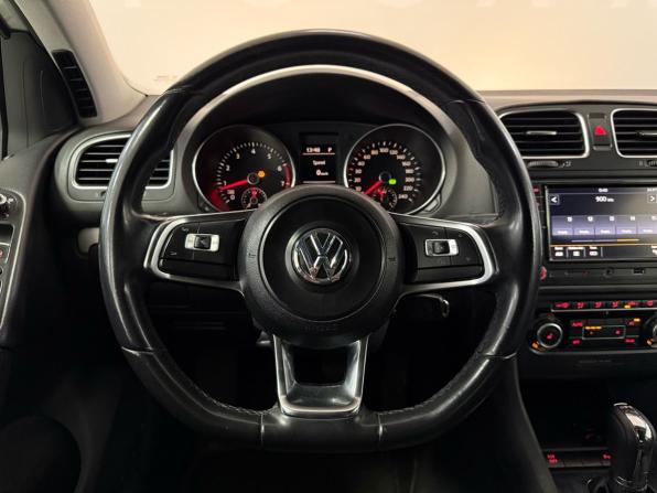 Volkswagen Golf VI с пробегом 2009 года, цена 650 000 рублей, 319225 км, хэтчбек, Автокод Объявления