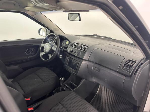 Skoda Fabia II Рестайлинг с пробегом 2011 года, цена 414 000 рублей, 299878 км, хэтчбек, Автокод Объявления