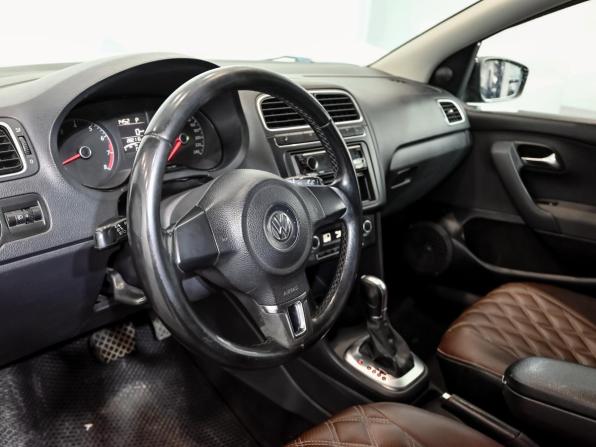 Volkswagen Polo V с пробегом 2014 года, цена 800 000 рублей, 282086 км, седан, Автокод Объявления