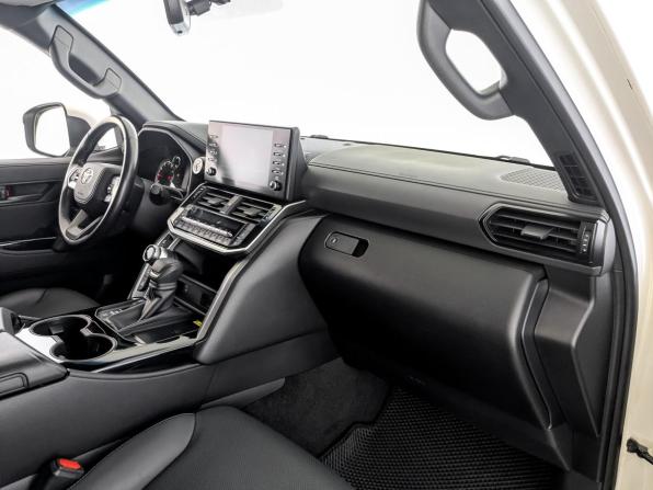 Toyota Land Cruiser 300 Series с пробегом 2023 года, цена 9 300 000 рублей, 63304 км, внедорожник, Автокод Объявления