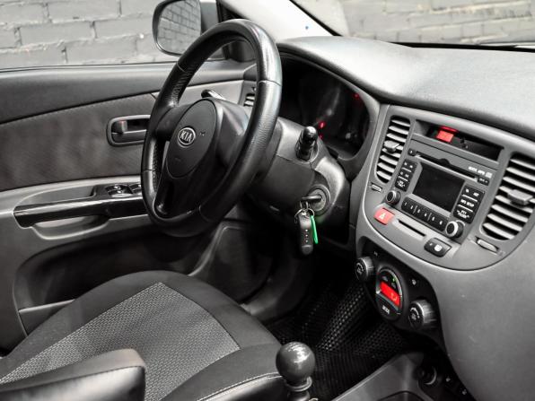 Kia Rio II Рестайлинг с пробегом 2010 года, цена 450 000 рублей, 243129 км, седан, Автокод Объявления