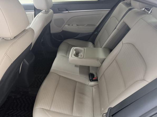 Hyundai Elantra VI (AD) с пробегом 2016 года, цена 1 050 000 рублей, 235880 км, седан, Автокод Объявления