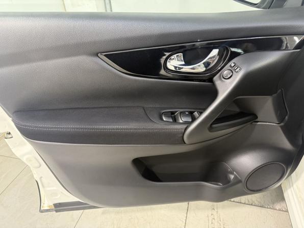 Nissan Qashqai II с пробегом 2016 года, цена 1 557 800 рублей, 64000 км, внедорожник, Автокод Объявления