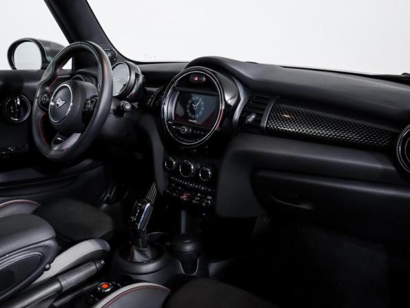 Mini Hatch III (F55/F56) Рестайлинг с пробегом 2019 года, цена 4 290 000 рублей, 8045 км, хэтчбек, Автокод Объявления