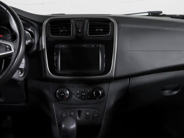 Renault Sandero II Рестайлинг с пробегом 2020 года, цена 1 000 000 рублей, 174336 км, хэтчбек, Автокод Объявления