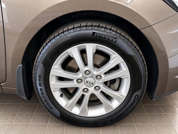 Kia Ceed II с пробегом 2015 года, цена 1 150 000 рублей, 201939 км, универсал, Автокод Объявления