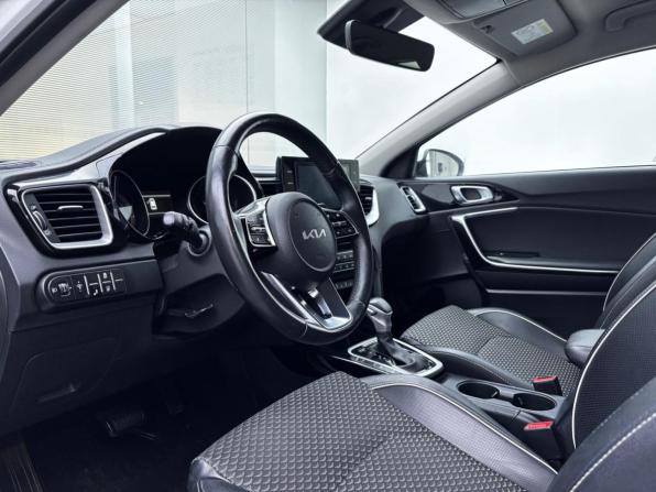 Kia Ceed III Рестайлинг с пробегом 2022 года, цена 2 039 000 рублей, 72051 км, хэтчбек, Автокод Объявления