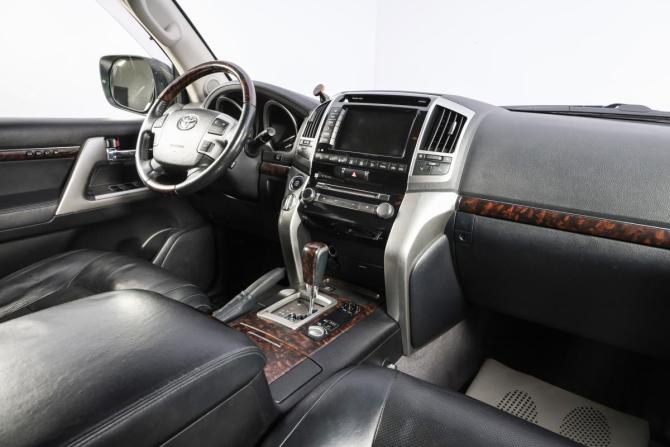 Toyota Land Cruiser 200 Series Рестайлинг 1 с пробегом 2013 года, цена 3 749 000 рублей, 116939 км, внедорожник, Автокод Объявления