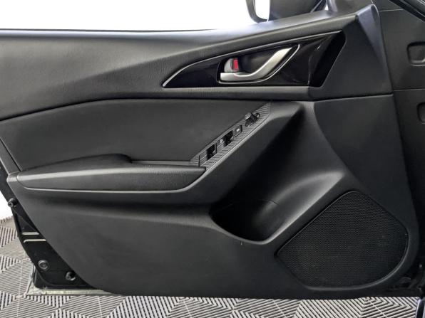 Mazda 3 III (BM) с пробегом 2014 года, цена 1 350 000 рублей, 125401 км, хэтчбек, Автокод Объявления