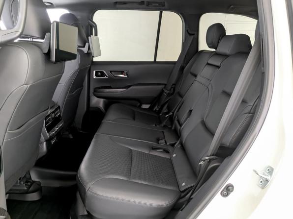 Toyota Land Cruiser 300 Series с пробегом 2022 года, цена 10 780 000 рублей, 18425 км, внедорожник, Автокод Объявления