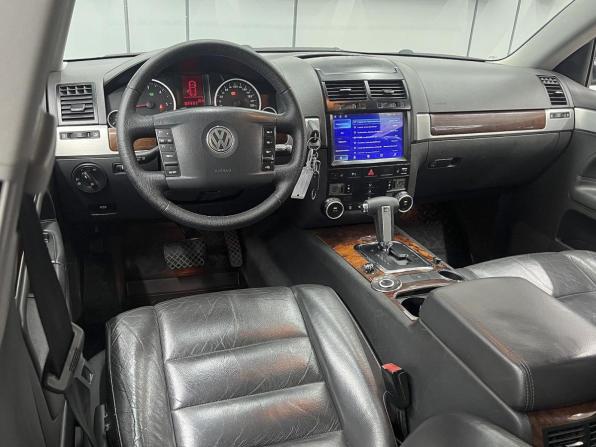 Volkswagen Touareg I Рестайлинг с пробегом 2007 года, цена 900 000 рублей, 243585 км, внедорожник, Автокод Объявления