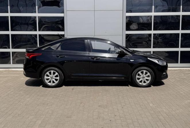 Hyundai Solaris II с пробегом 2019 года, цена 1 065 000 рублей, 153425 км, седан, Автокод Объявления