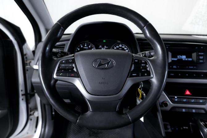 Hyundai Elantra VI (AD) с пробегом 2018 года, цена 1 599 000 рублей, 83700 км, седан, Автокод Объявления