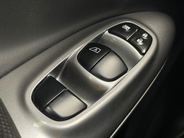 Nissan Juke I Рестайлинг с пробегом 2015 года, цена 1 297 000 рублей, 55577 км, внедорожник, Автокод Объявления