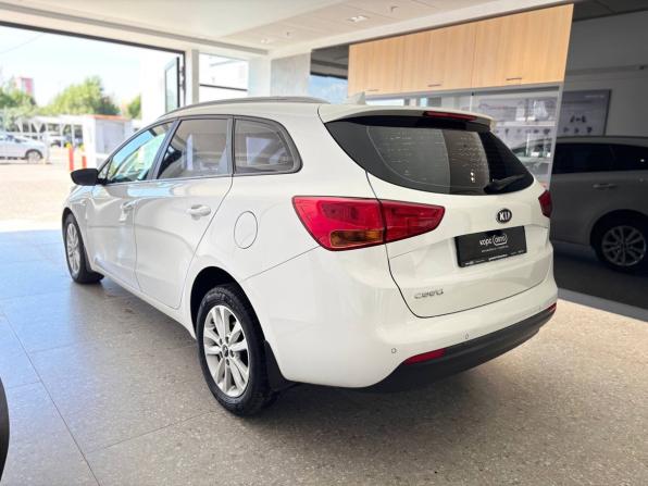 Kia Ceed II Рестайлинг с пробегом 2017 года, цена 1 365 000 рублей, 122742 км, универсал, Автокод Объявления
