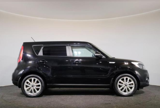 Kia Soul II Рестайлинг с пробегом 2018 года, цена 1 500 000 рублей, 69545 км, хэтчбек, Автокод Объявления