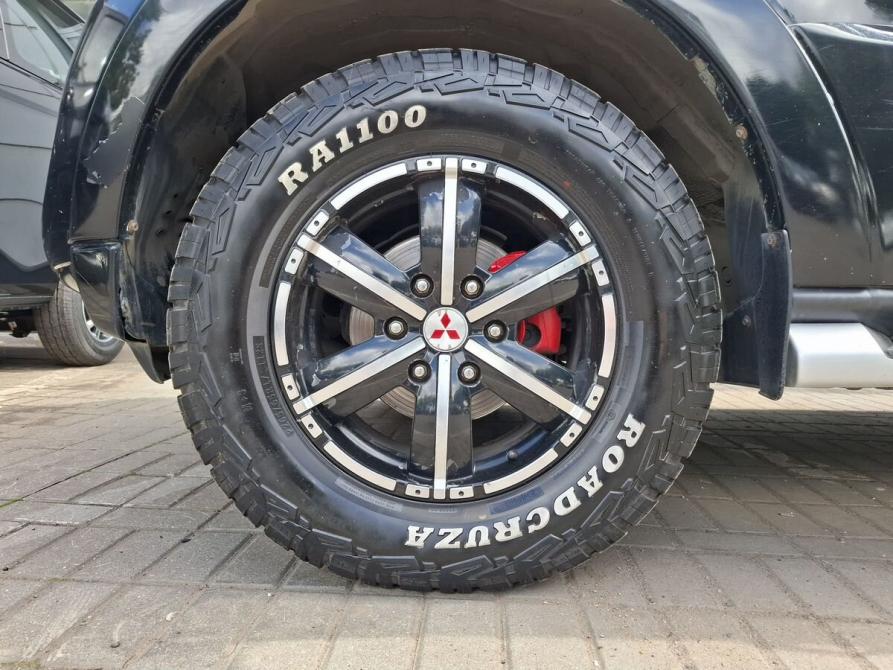 Mitsubishi Pajero IV Рестайлинг 1 Москва  - изображение 9