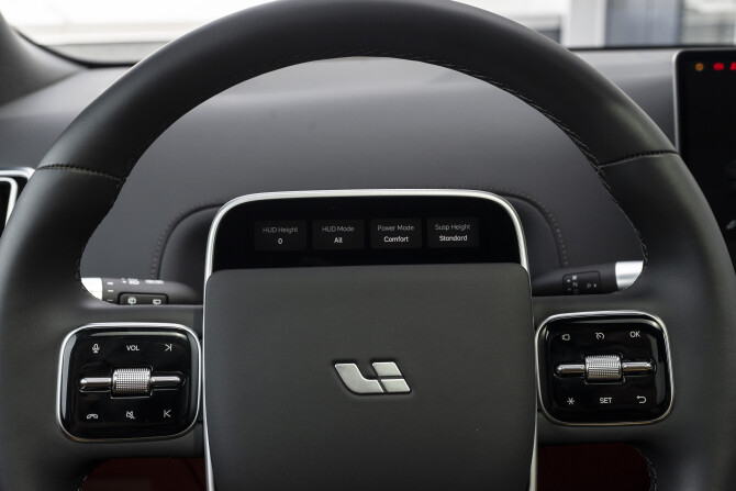 Li Auto (Lixiang) L9 I с пробегом 2024 года, цена 7 990 000 рублей, 78 км, внедорожник, Автокод Объявления