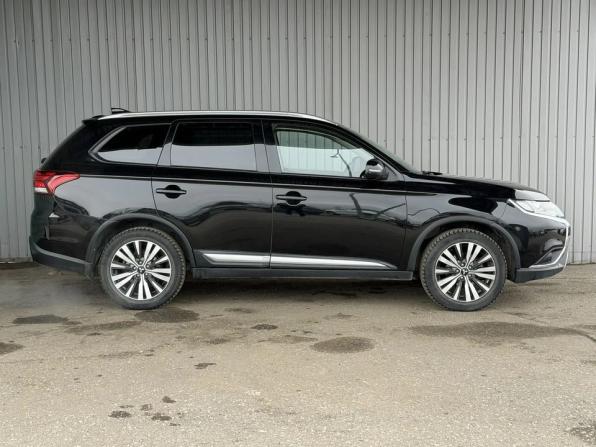 Mitsubishi Outlander III Рестайлинг 2 с пробегом 2018 года, цена 2 100 000 рублей, 156121 км, внедорожник, Автокод Объявления
