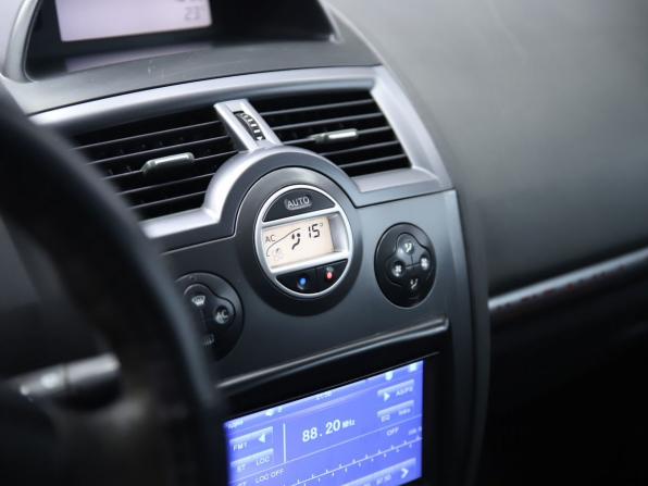 Renault Megane II Рестайлинг с пробегом 2007 года, цена 290 000 рублей, 221833 км, седан, Автокод Объявления