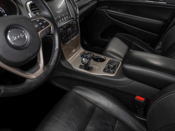 Jeep Grand Cherokee IV (WK2) Рестайлинг с пробегом 2013 года, цена 1 940 000 рублей, 256464 км, внедорожник, Автокод Объявления