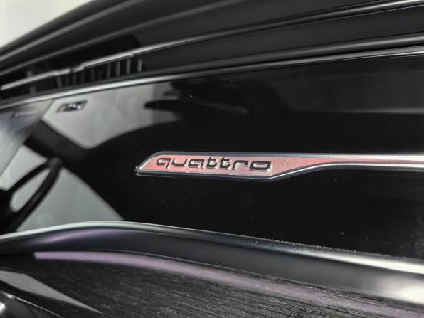 Audi Q8 I (4M) с пробегом 2019 года, цена 5 400 000 рублей, 101000 км, внедорожник, Автокод Объявления