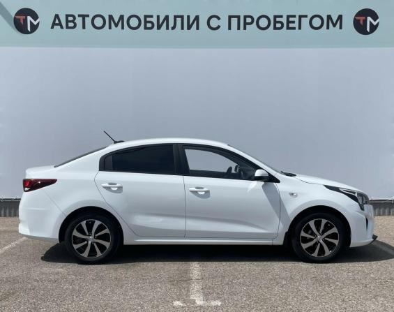 Kia Rio IV Рестайлинг с пробегом 2021 года, цена 1 837 300 рублей, 42245 км, седан, Автокод Объявления