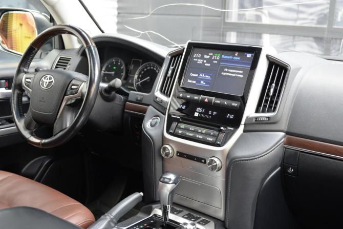 Toyota Land Cruiser 200 Series Рестайлинг 2 с пробегом 2018 года, цена 7 865 000 рублей, 62123 км, внедорожник, Автокод Объявления