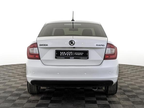 Skoda Rapid I Рестайлинг с пробегом 2018 года, цена 1 479 500 рублей, 51753 км, лифтбек, Автокод Объявления