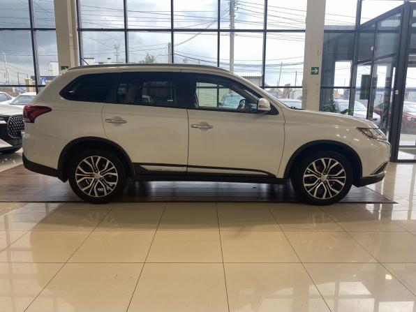 Mitsubishi Outlander III Рестайлинг с пробегом 2015 года, цена 1 350 000 рублей, 293338 км, внедорожник, Автокод Объявления