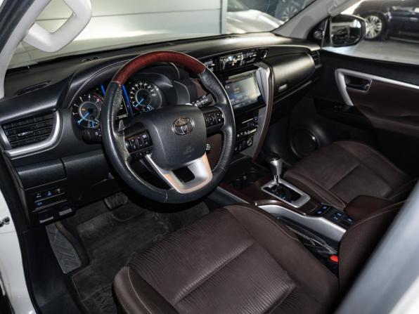 Toyota Fortuner II с пробегом 2020 года, цена 3 599 000 рублей, 232157 км, внедорожник, Автокод Объявления